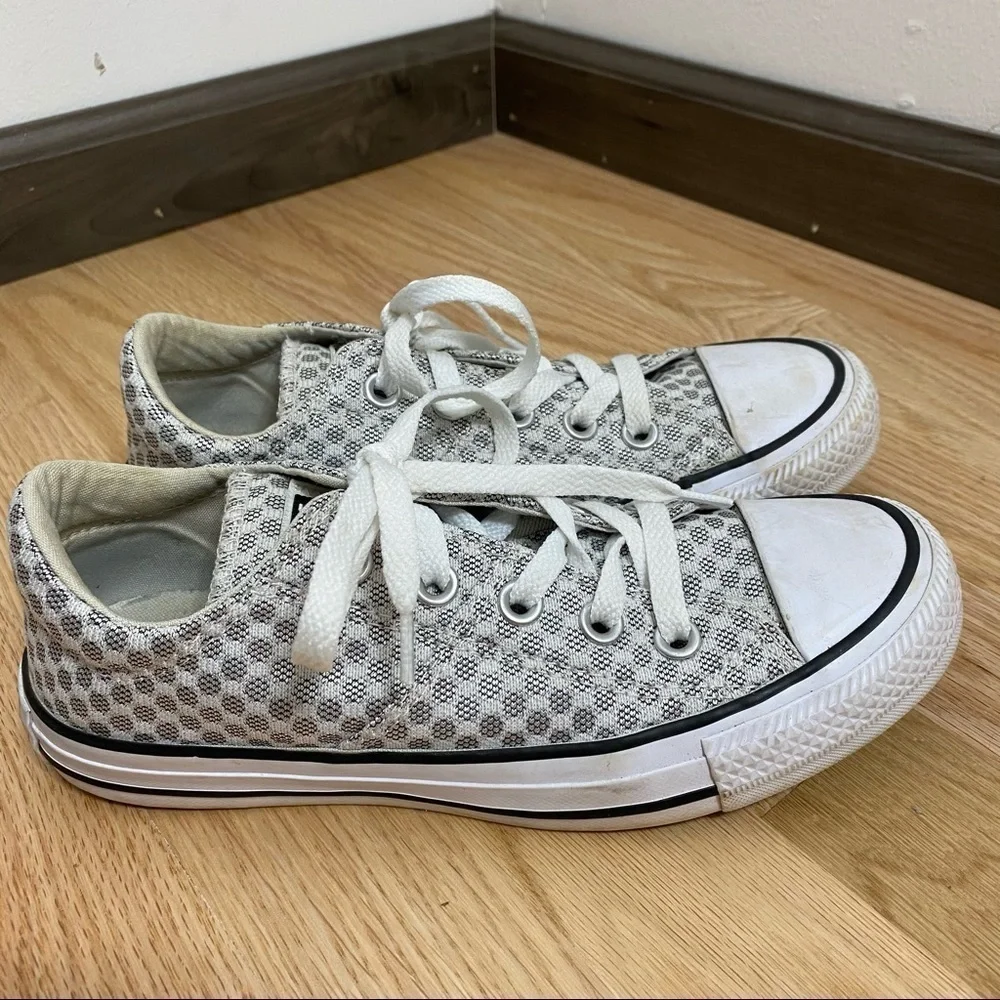 Converse Silver Polka Dot Sneakers Sz 5 Women’s - Picture 2 of 9